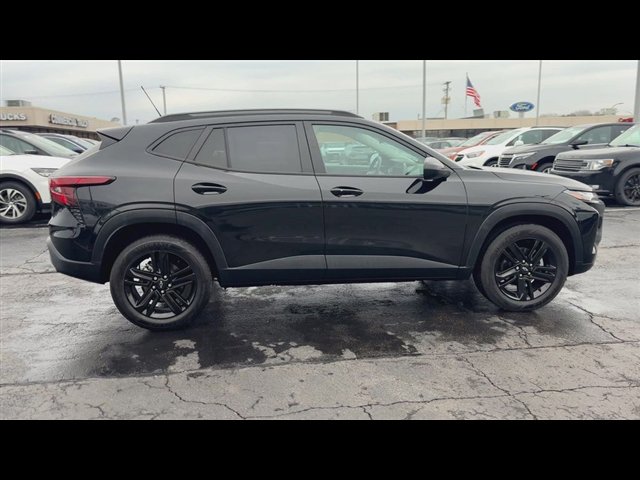 Certified 2024 Chevrolet Trax ACTIV w/ Sunroof Package image 9