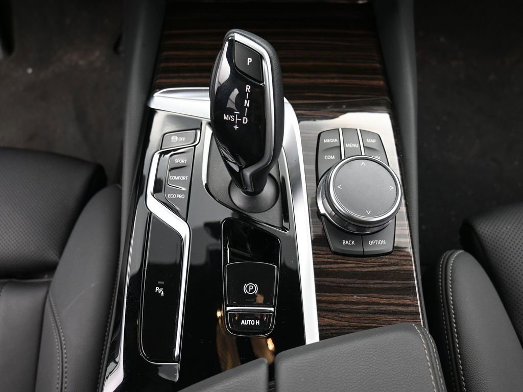 Used 2023 BMW 530i xDrive AWD/4WD image 13