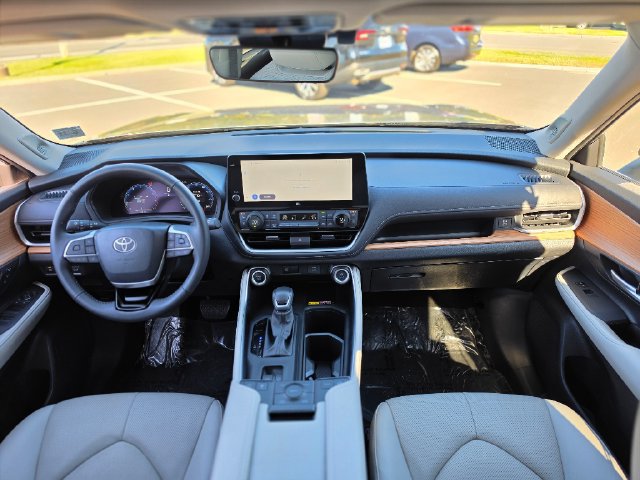 Used 2026 Toyota Grand Highlander AWD image 30