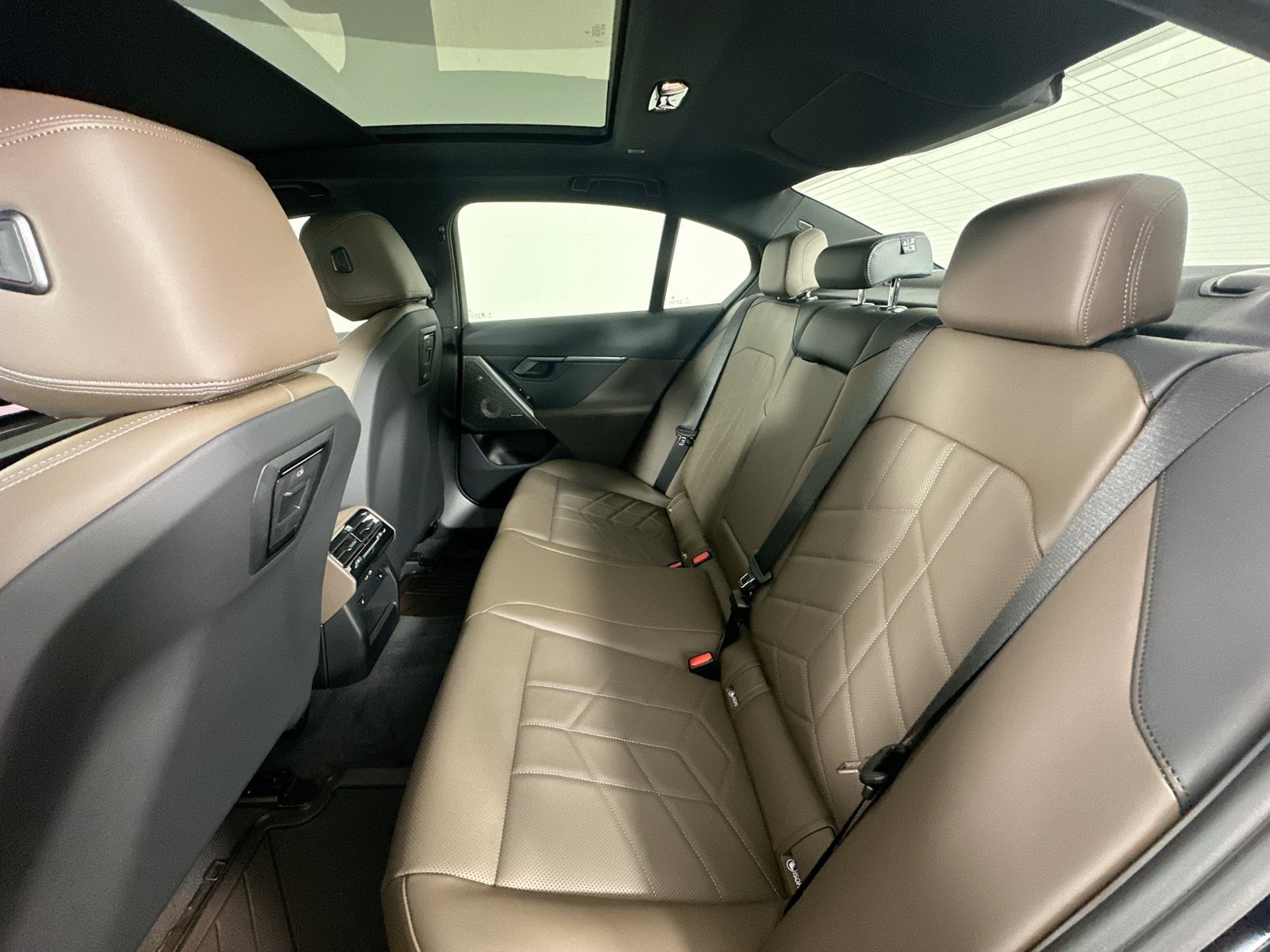 New 2027 BMW 530i xDrive w/ M Sport Package AWD/4WD image 39