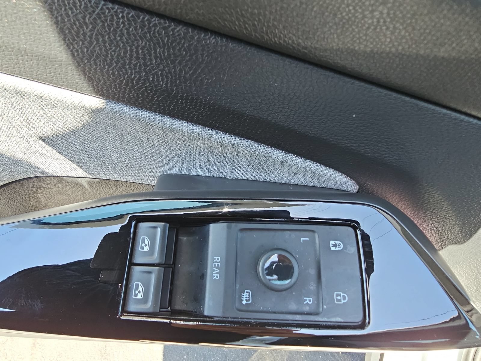 Certified 2023 Volkswagen ID.4 Pro RWD image 27