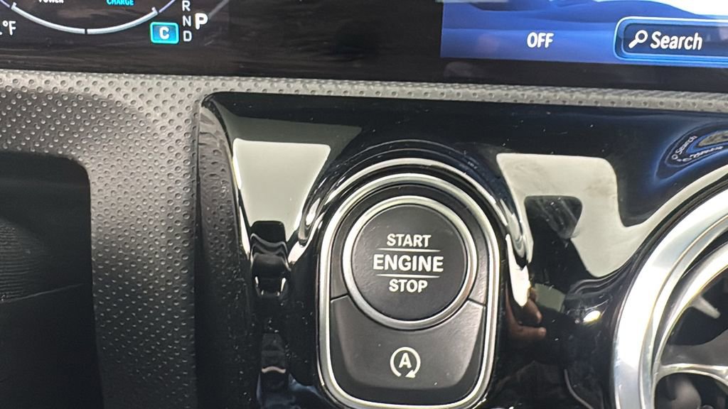 Used 2025 Mercedes-Benz CLA 250 4MATIC image 23
