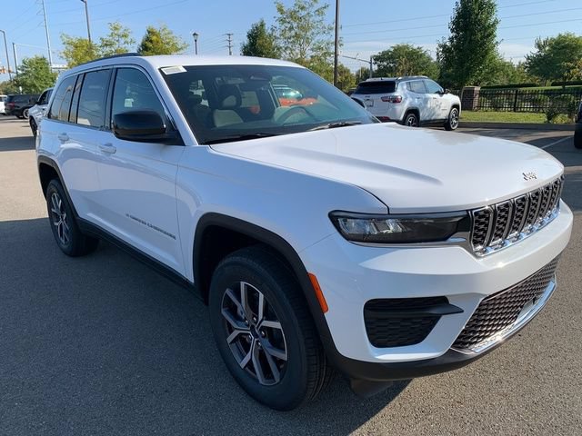 New 2027 Jeep Grand Cherokee Laredo AWD/4WD image 8