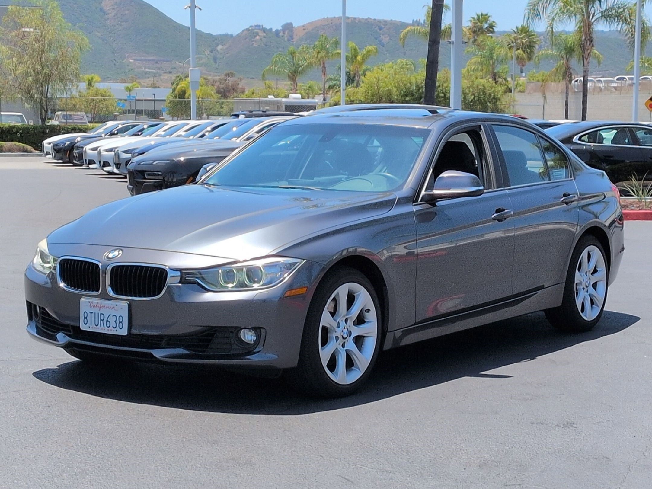 Used 2014 BMW 335i xDrive Sedan AWD/4WD image 5