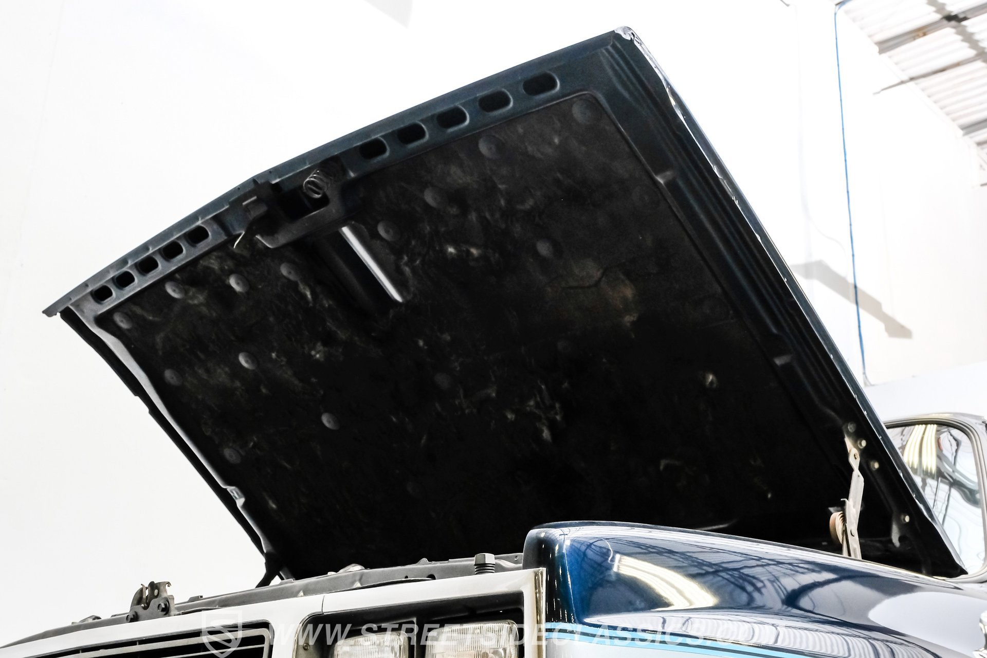 Used 1990 GMC Suburban 4WD image 39