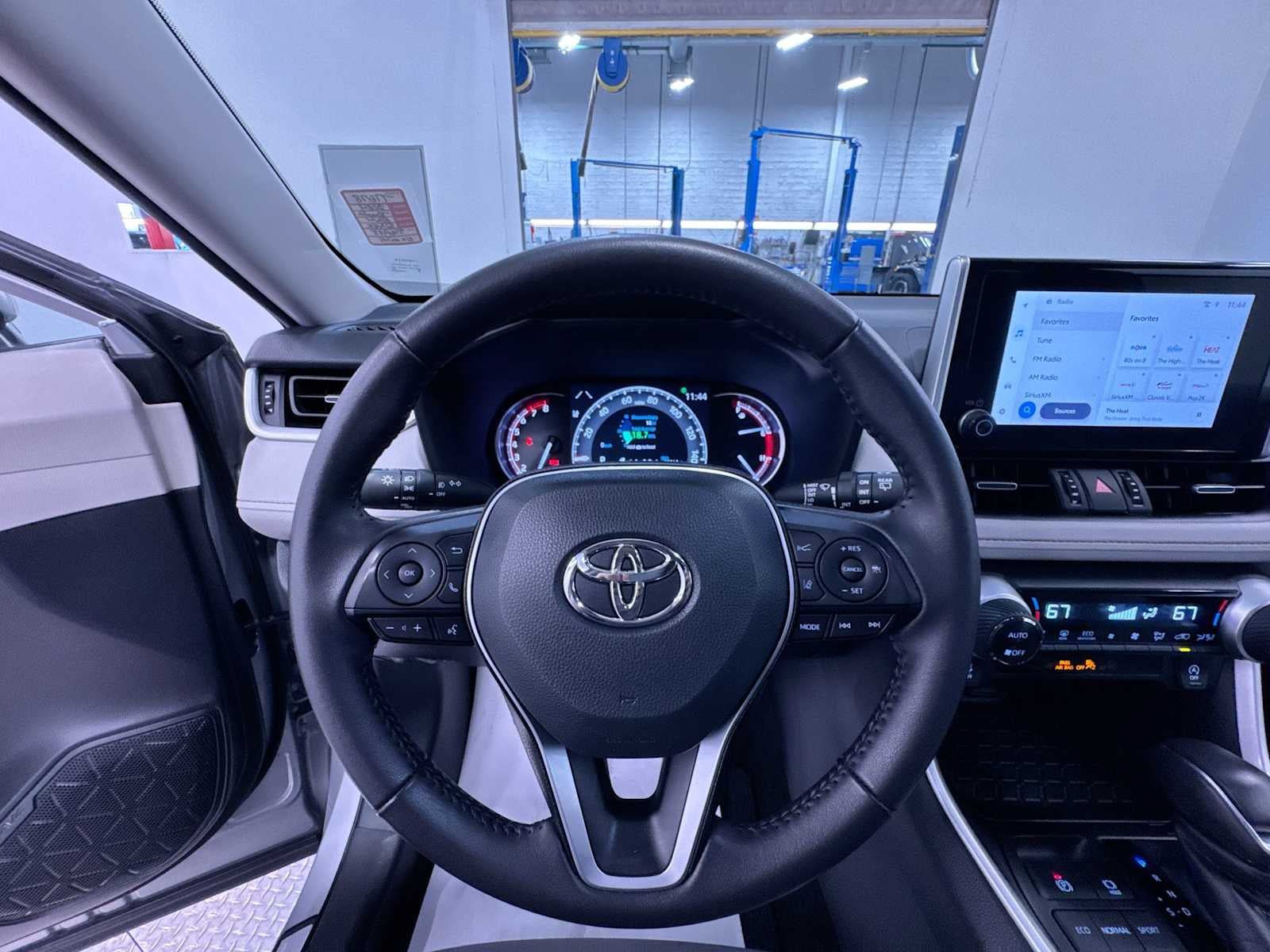 Used 2024 Toyota RAV4 XLE Premium FWD image 15