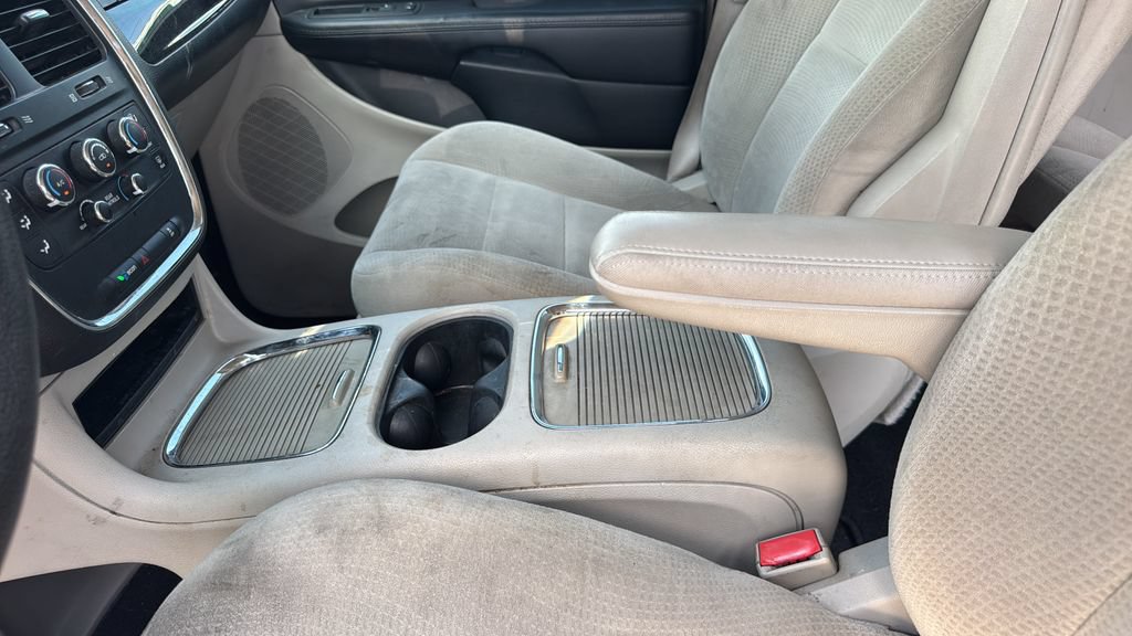 Used 2014 Dodge Grand Caravan SXT FWD image 25
