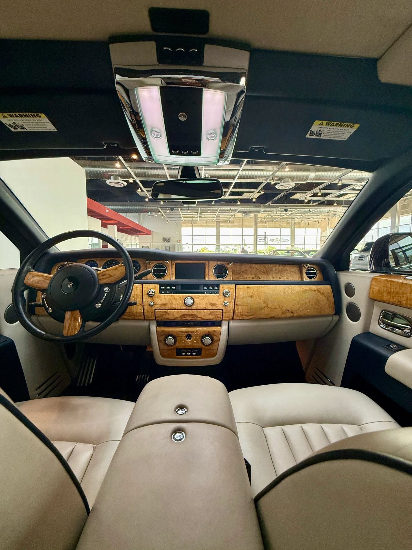 Used 2009 Rolls-Royce Phantom Sedan RWD image 27