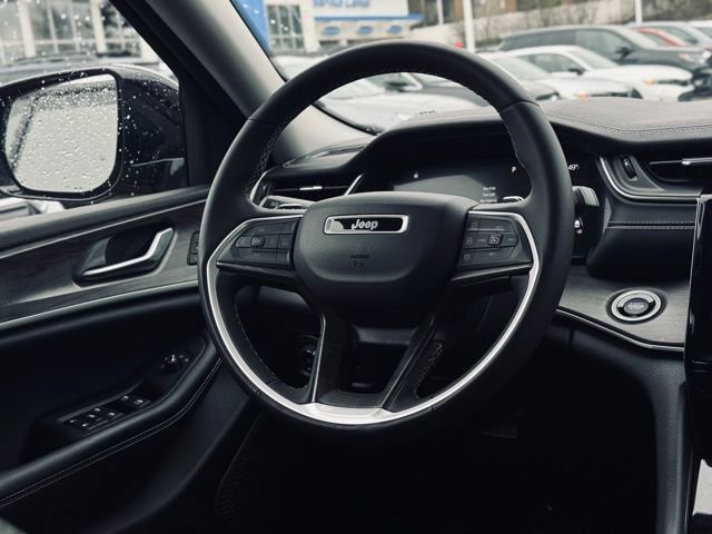 Certified 2024 Jeep Grand Cherokee Limited w/ Black Appearance Package AWD/4WD image 22