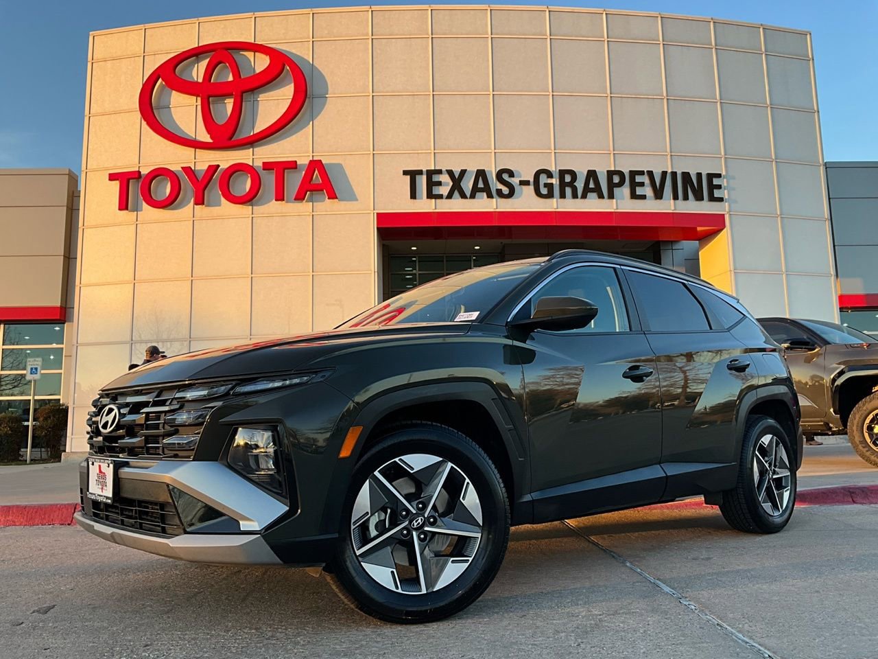 Used 2025 Hyundai Tucson SEL image 2