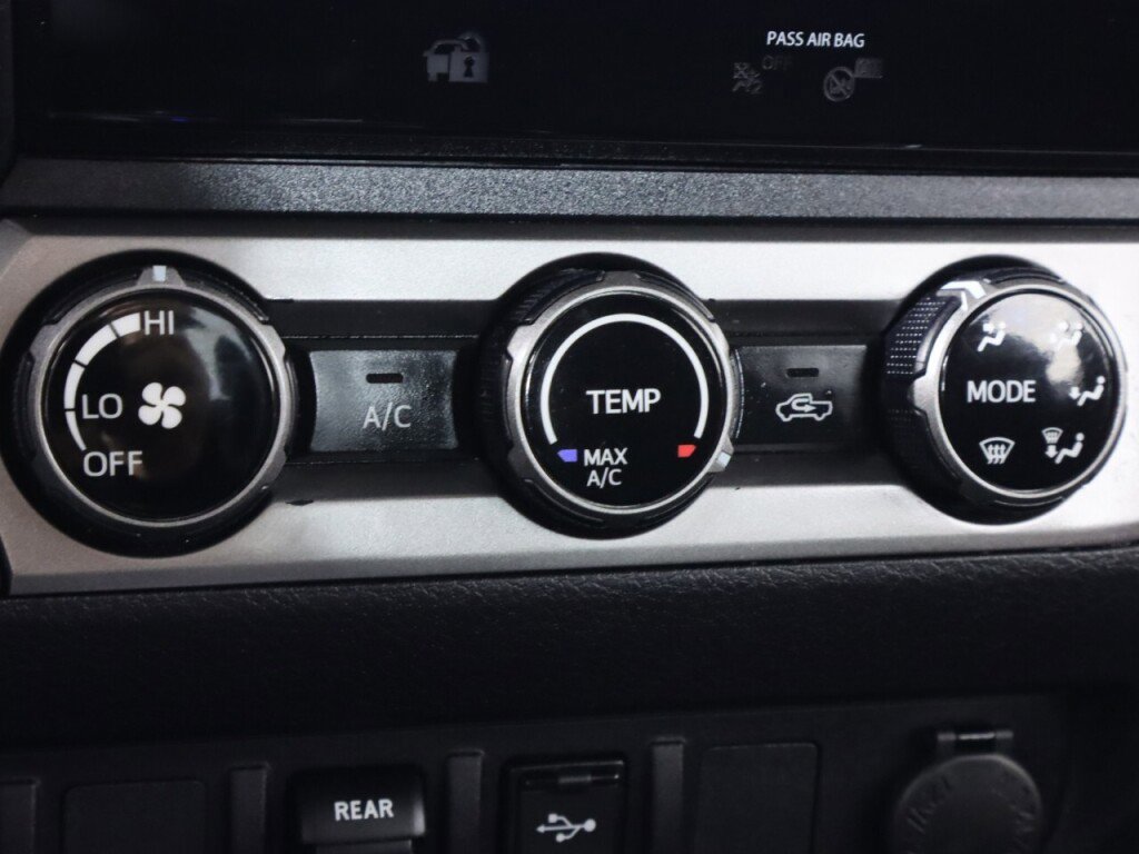 Used 2018 Toyota Tacoma SR5 image 21