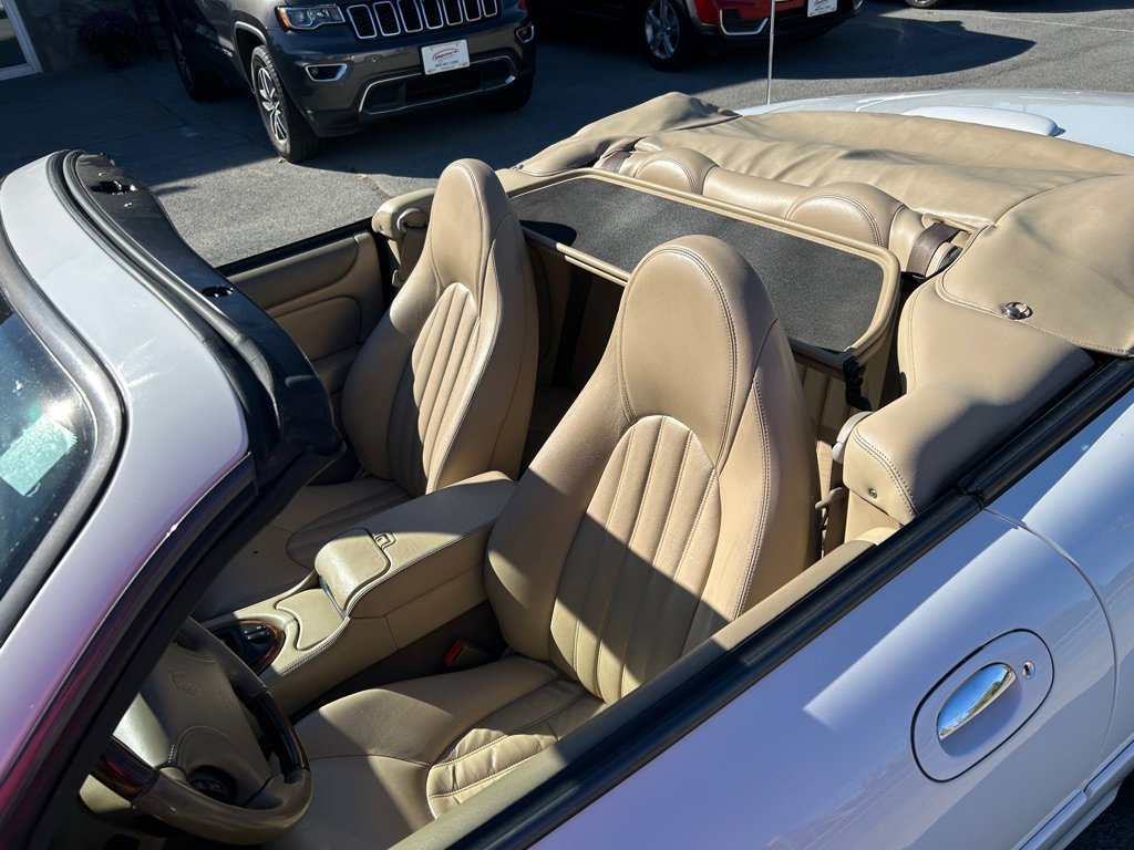 Used 1998 Jaguar XK8 Convertible image 18