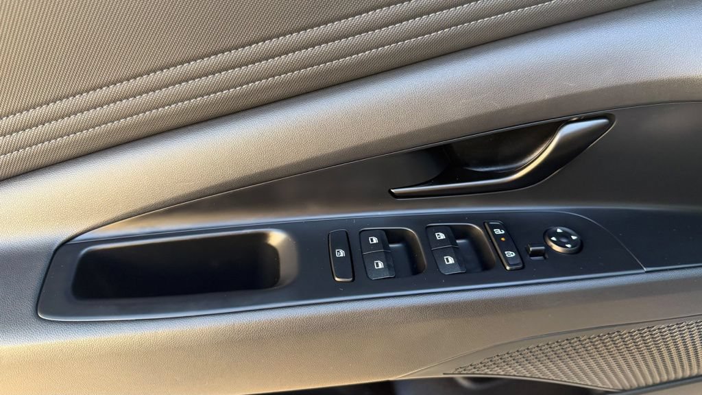 Certified 2025 Hyundai Elantra Sport FWD image 13