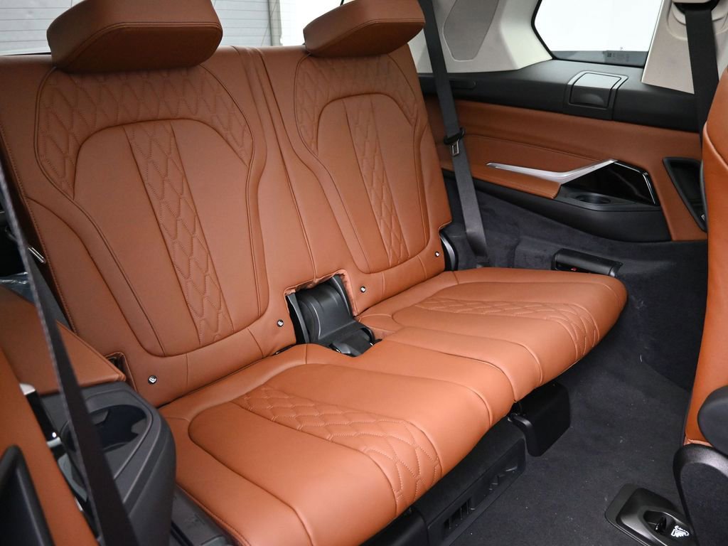 New 2026 BMW X7 xDrive40i AWD/4WD image 32