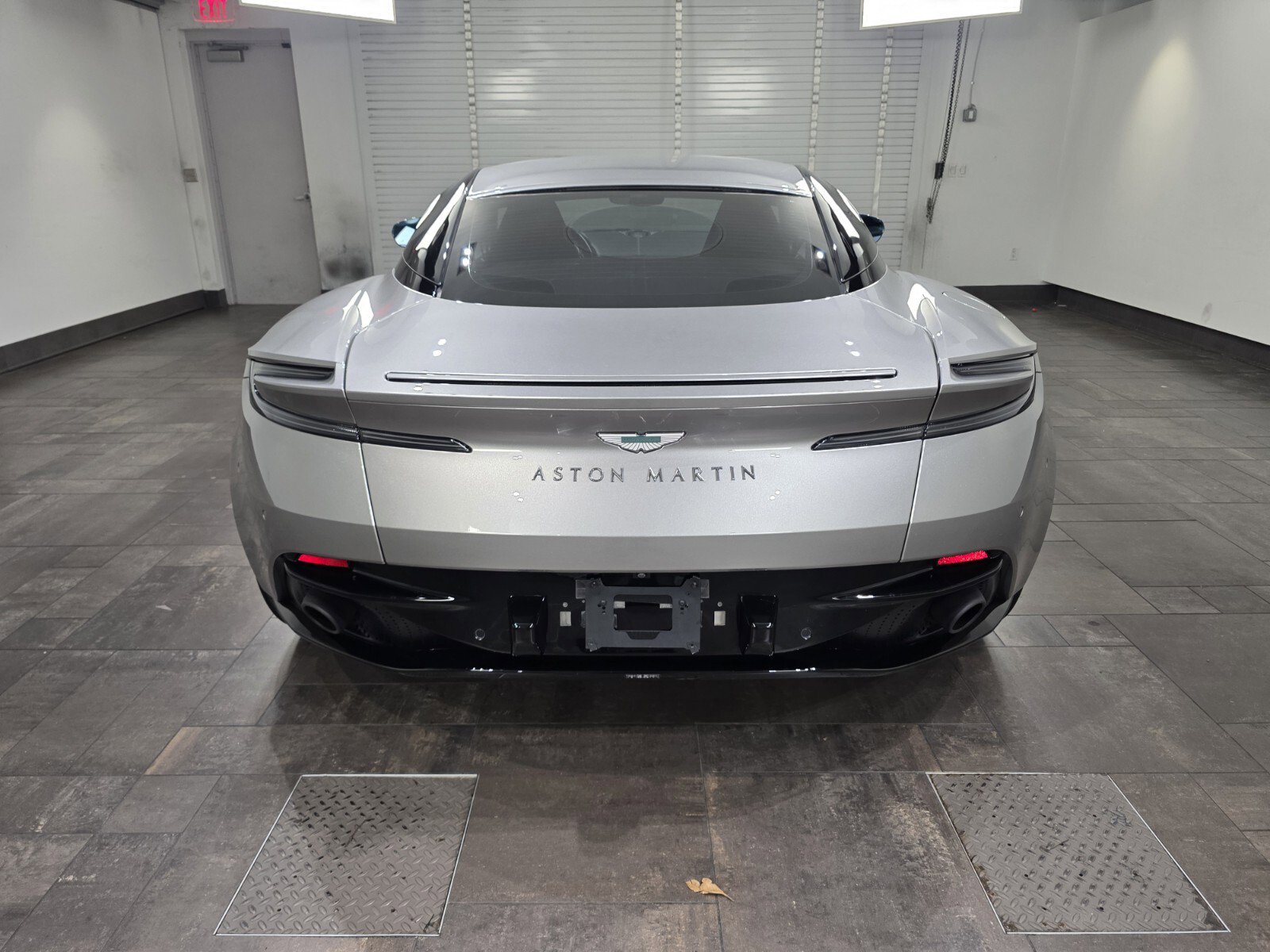 Used 2024 Aston Martin DB12 Coupe RWD image 24
