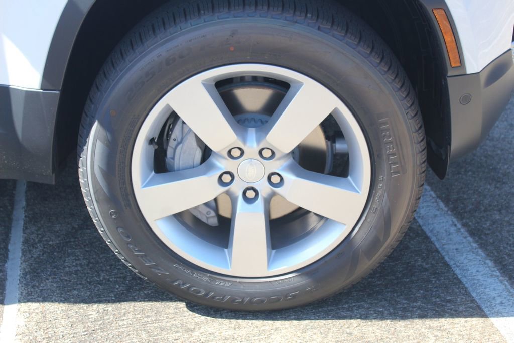 New 2025 Land Rover Defender 130 S image 9