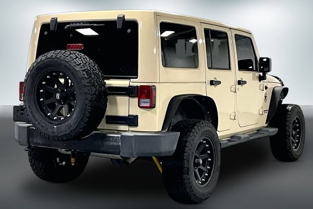 Used 2012 Jeep Wrangler Unlimited Sahara AWD/4WD image 7