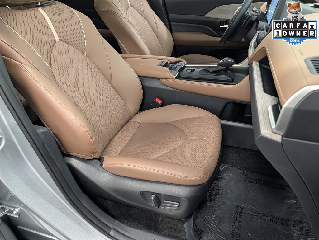Used 2024 Toyota Grand Highlander AWD image 29