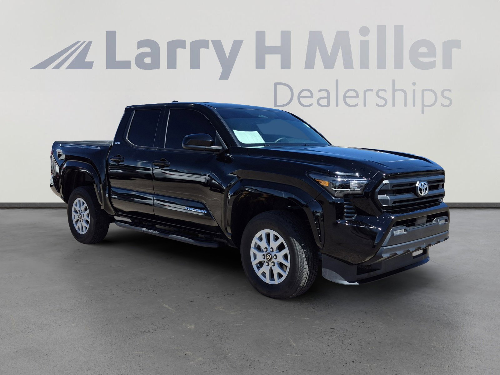 Certified 2025 Toyota Tacoma SR5 image 7