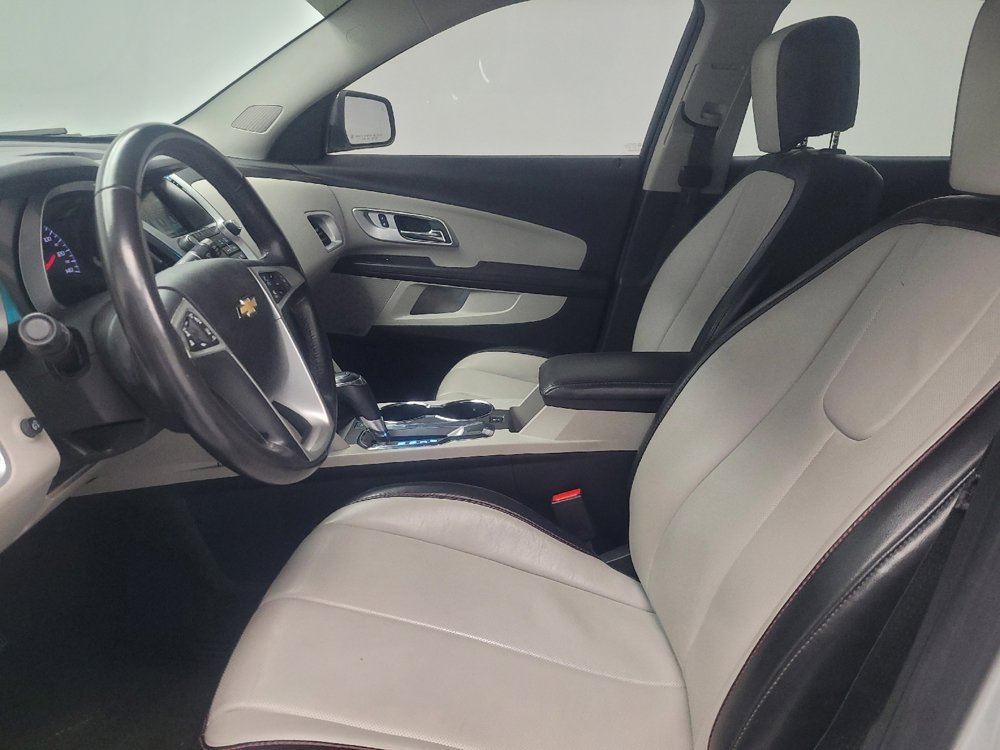 Used 2017 Chevrolet Equinox Premier w/ Enhanced Convenience Package FWD image 17