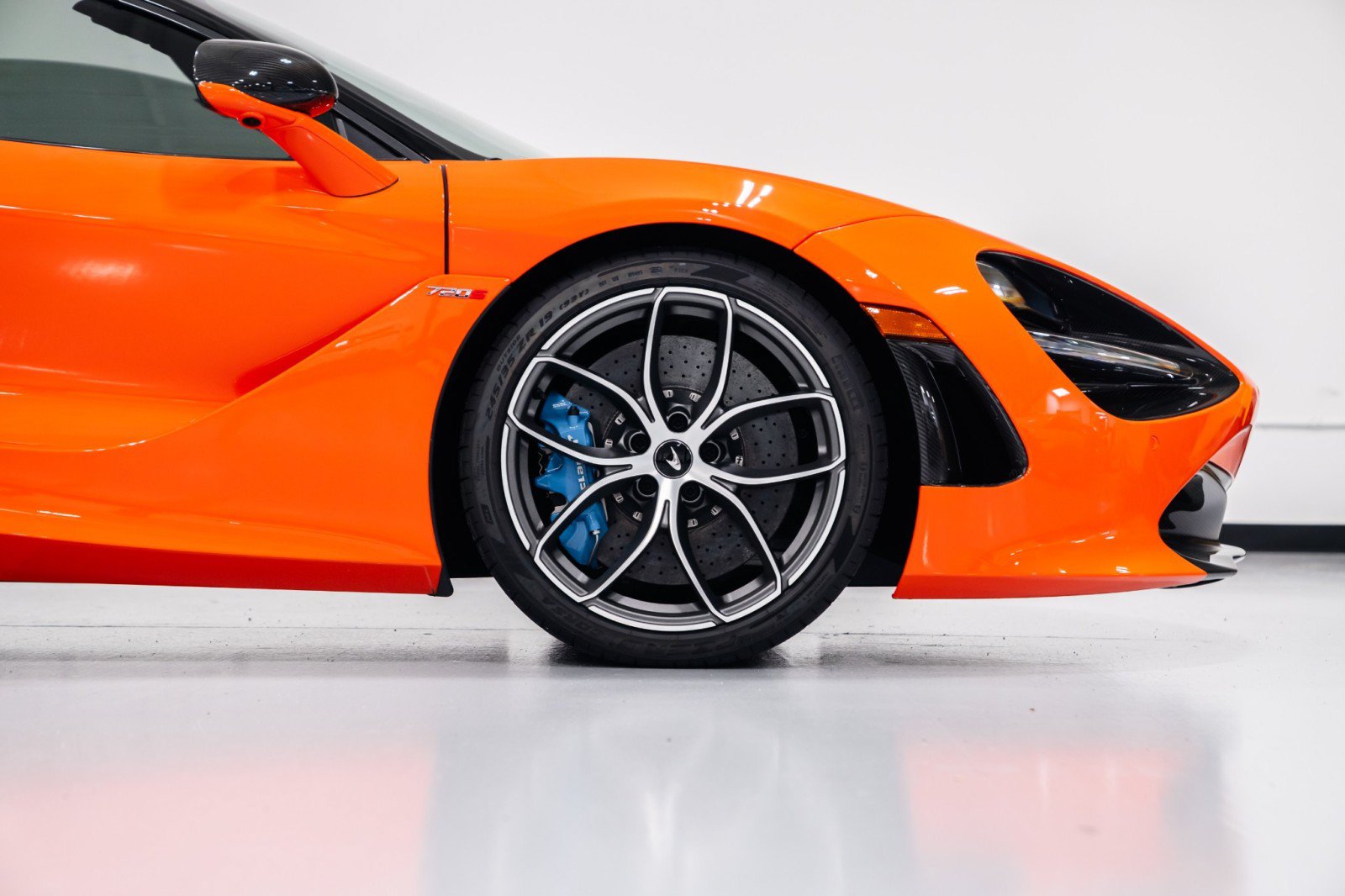 Used 2019 McLaren 720S Performance RWD image 41
