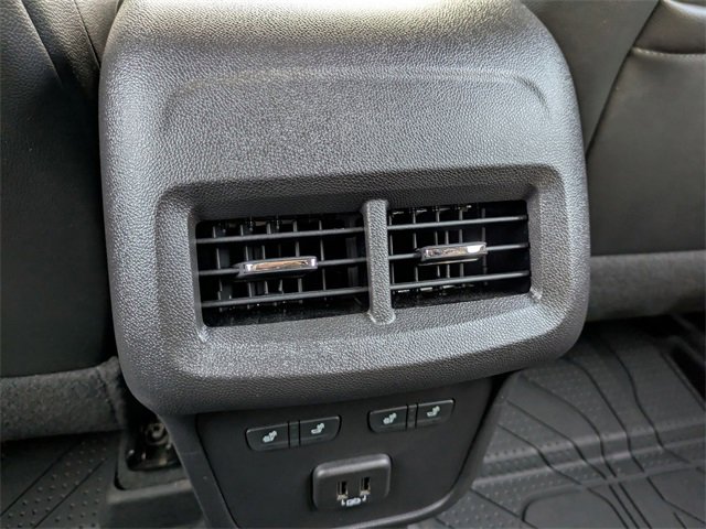 Used 2024 Chevrolet Equinox Premier image 25