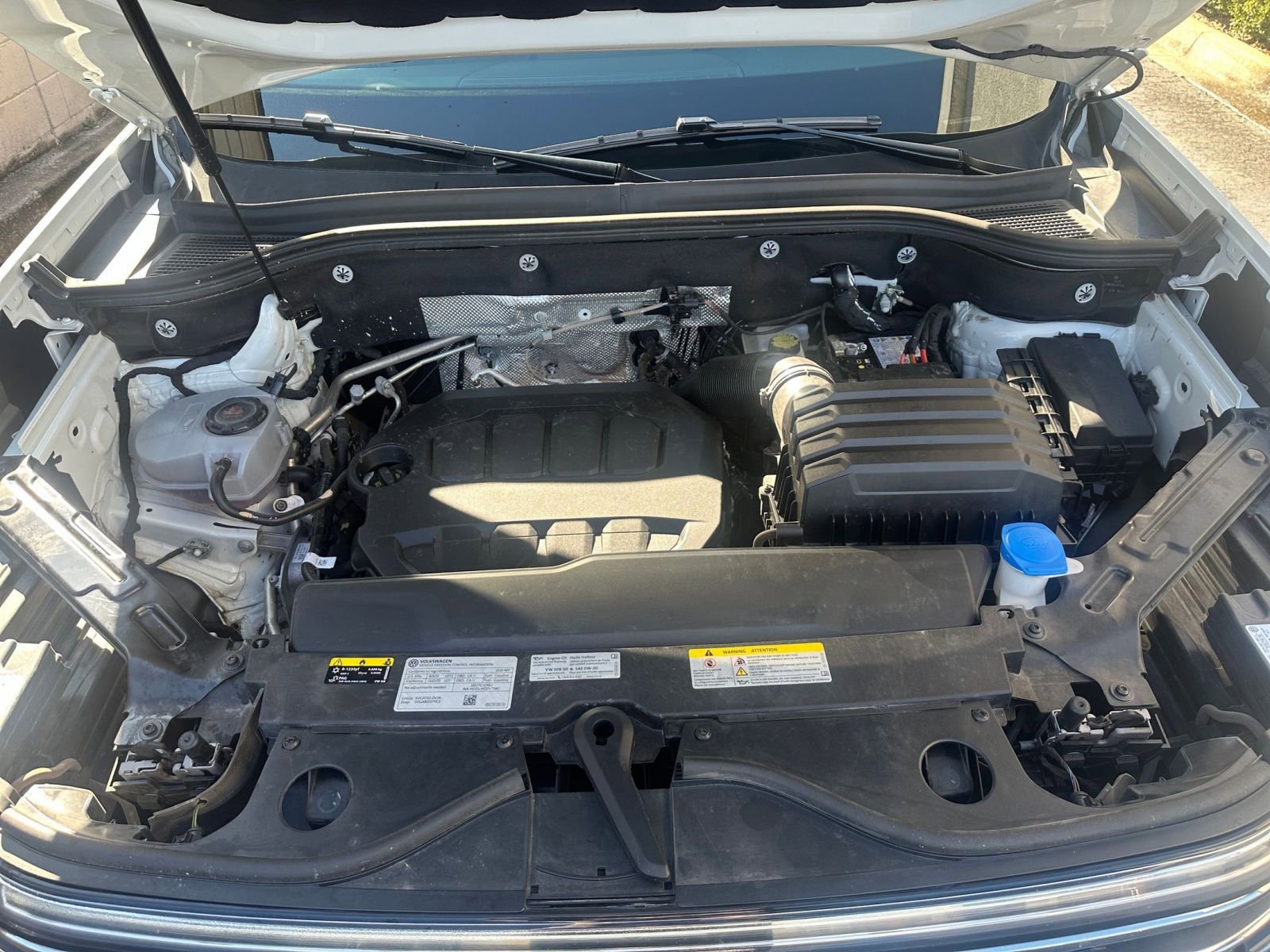 Used 2025 Volkswagen Atlas SE image 33