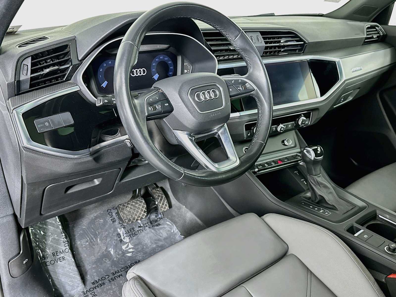 Used 2021 Audi Q3 2.0T Premium w/ Convenience Package AWD/4WD image 9