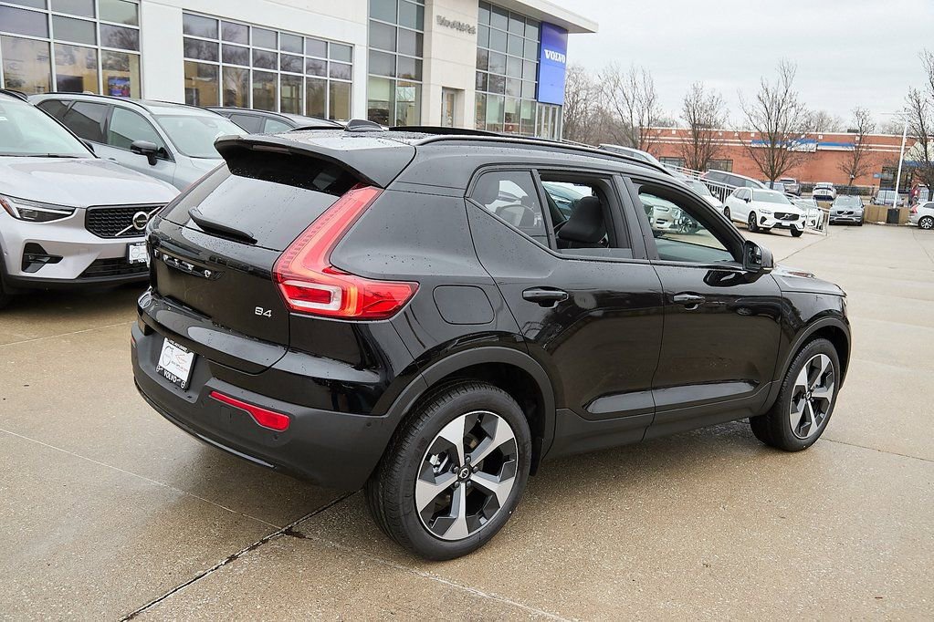 New 2026 Volvo XC40 B4 Plus w/ Climate Package FWD image 10
