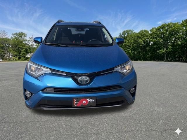 Used 2018 Toyota RAV4 XLE AWD/4WD image 3