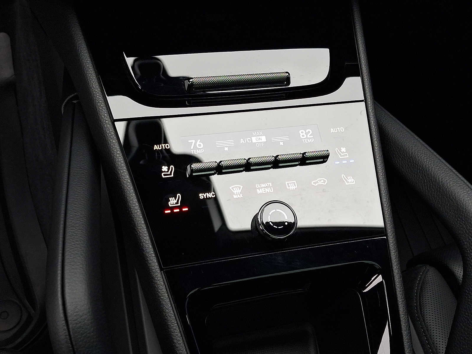 Used 2025 Porsche Cayenne Coupe image 17