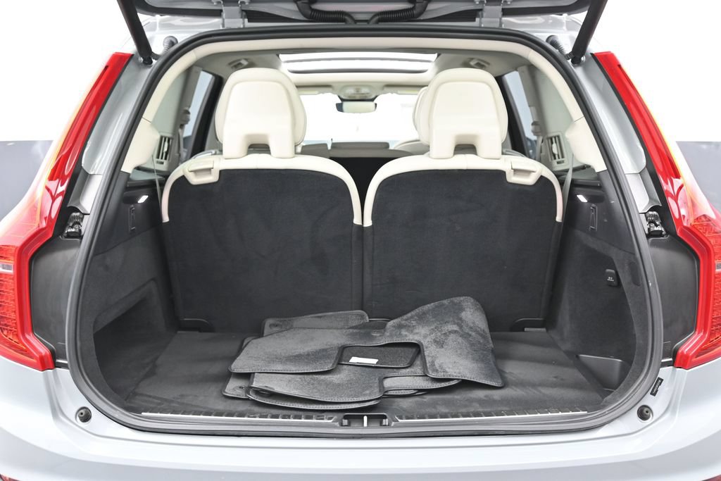 Used 2024 Volvo XC90 T8 Plus AWD/4WD image 16