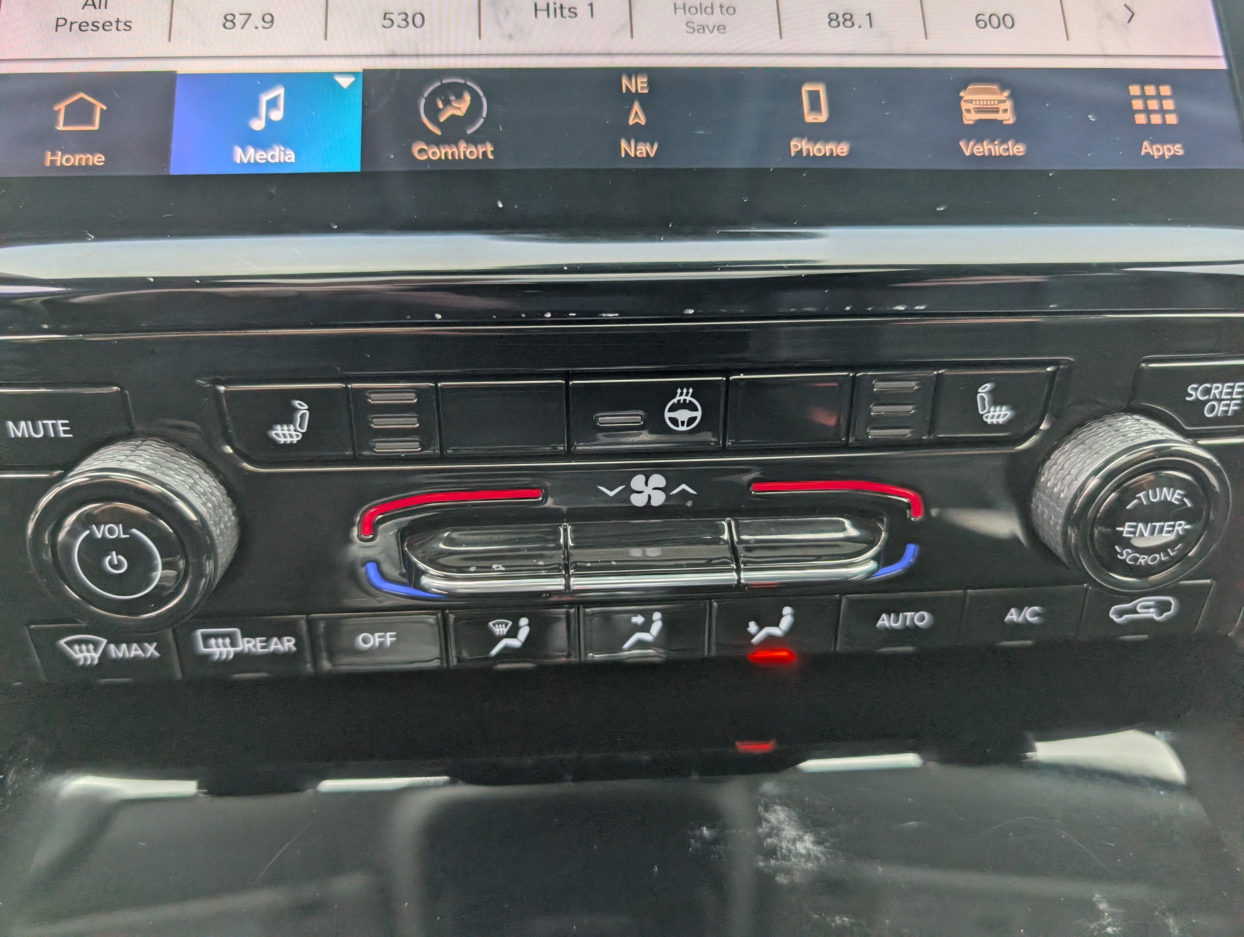 Used 2022 Jeep Grand Cherokee L Limited image 19