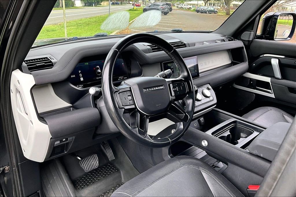 Used 2021 Land Rover Defender 110 X-Dynamic SE image 13