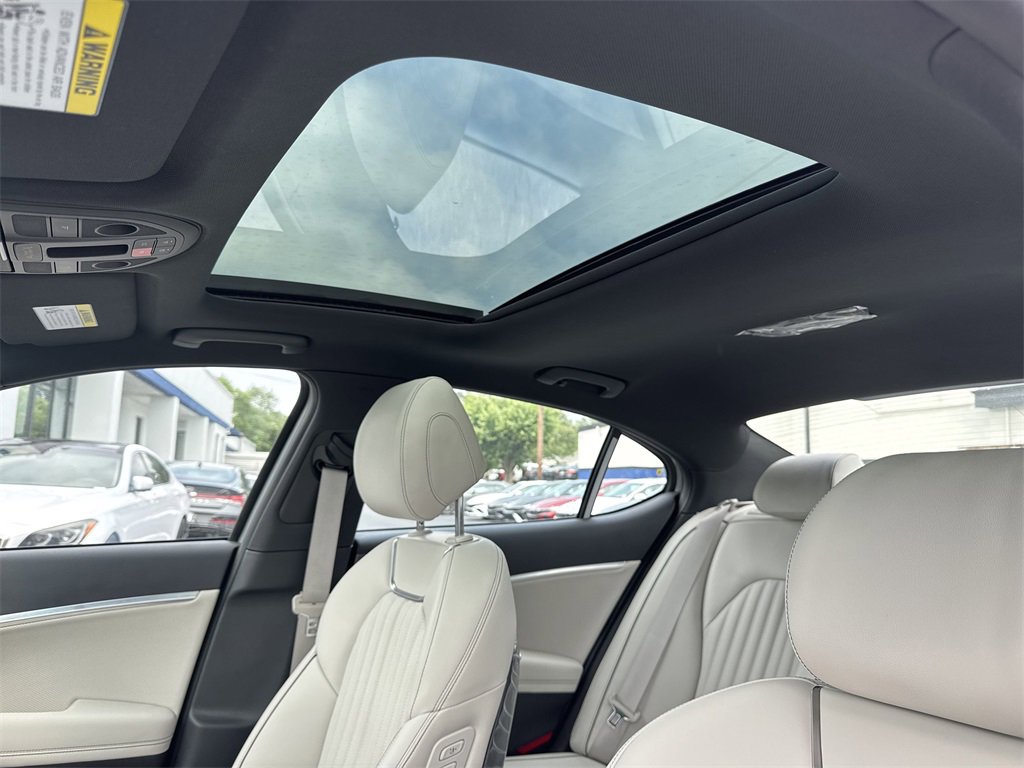 New 2025 Genesis G70 2.5T w/ Sport Prestige Package image 28