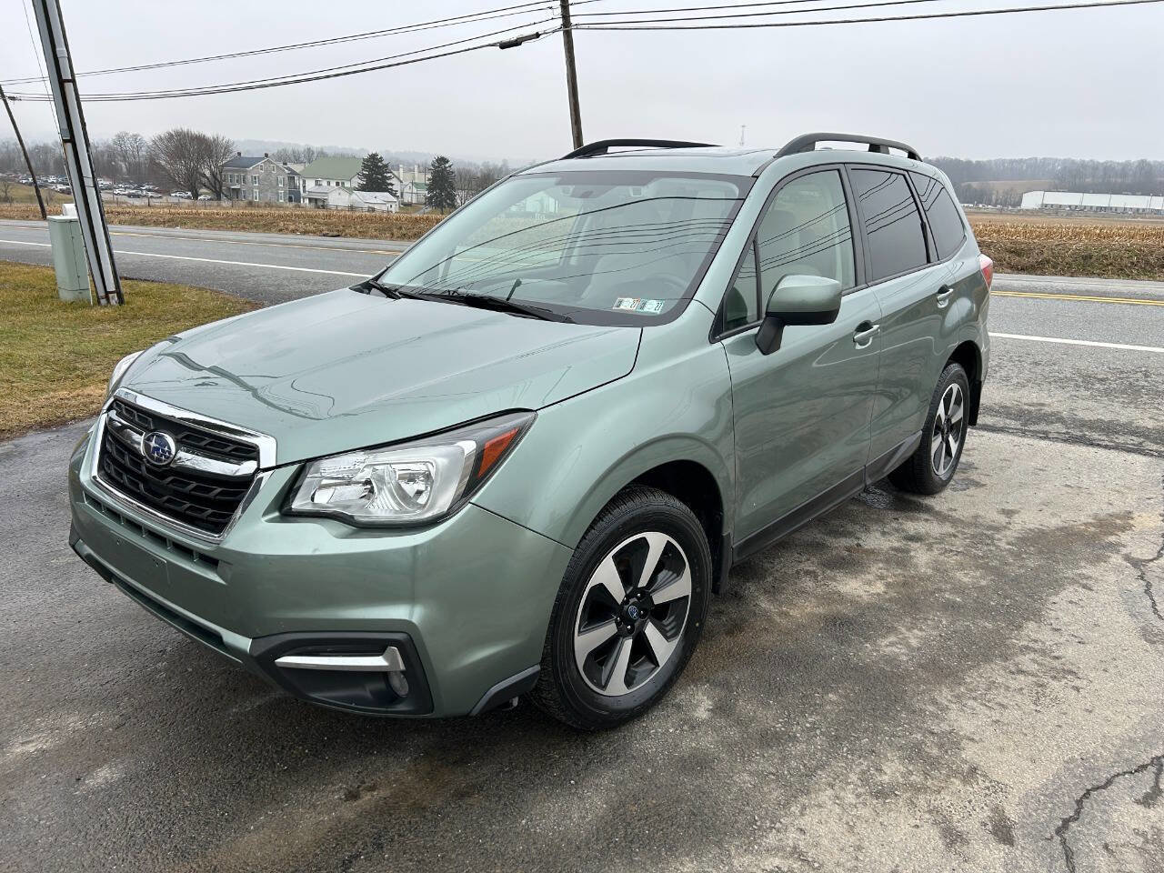 Used 2017 Subaru Forester 2.5i Premium image 3