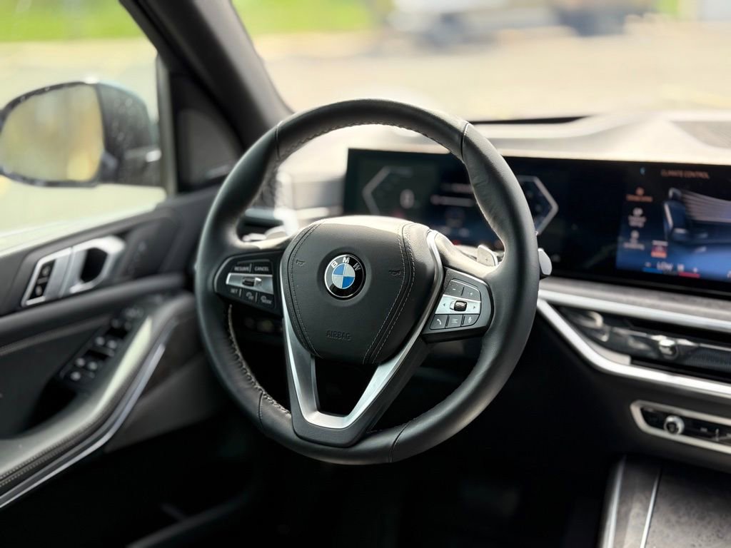 Used 2024 BMW X5 xDrive40i w/ Premium Package image 13