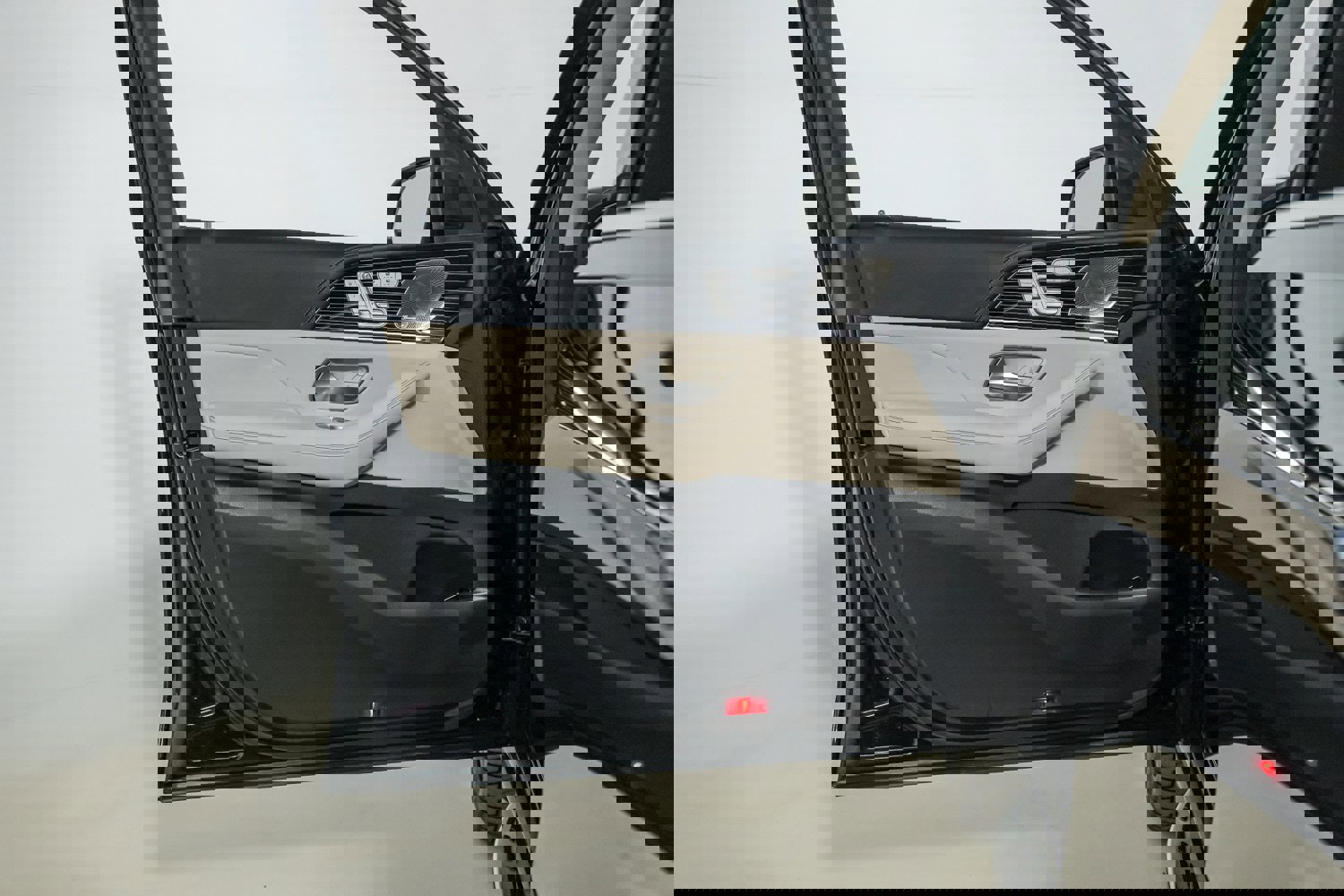 Used 2024 Mercedes-Benz GLS 580 4MATIC image 15