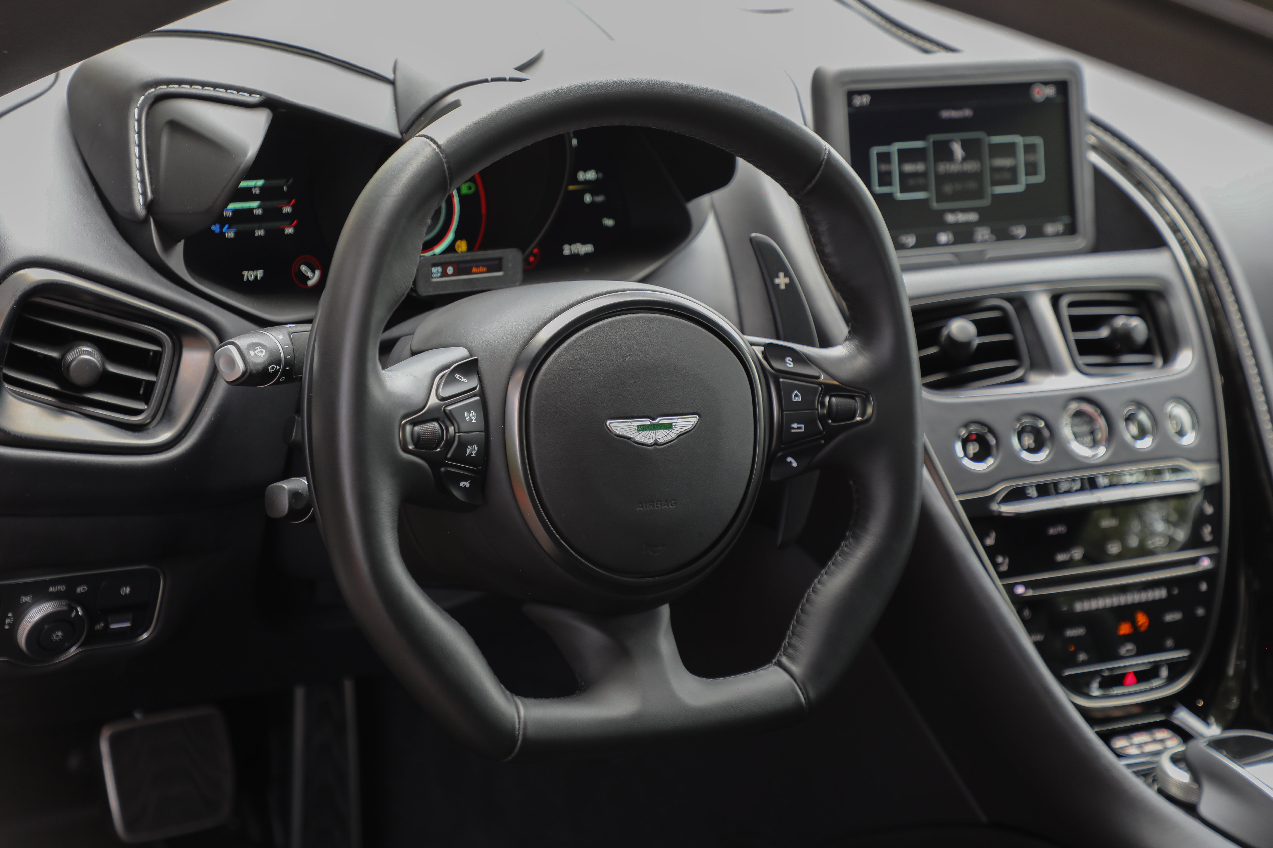Used 2023 Aston Martin DBS Coupe RWD image 37