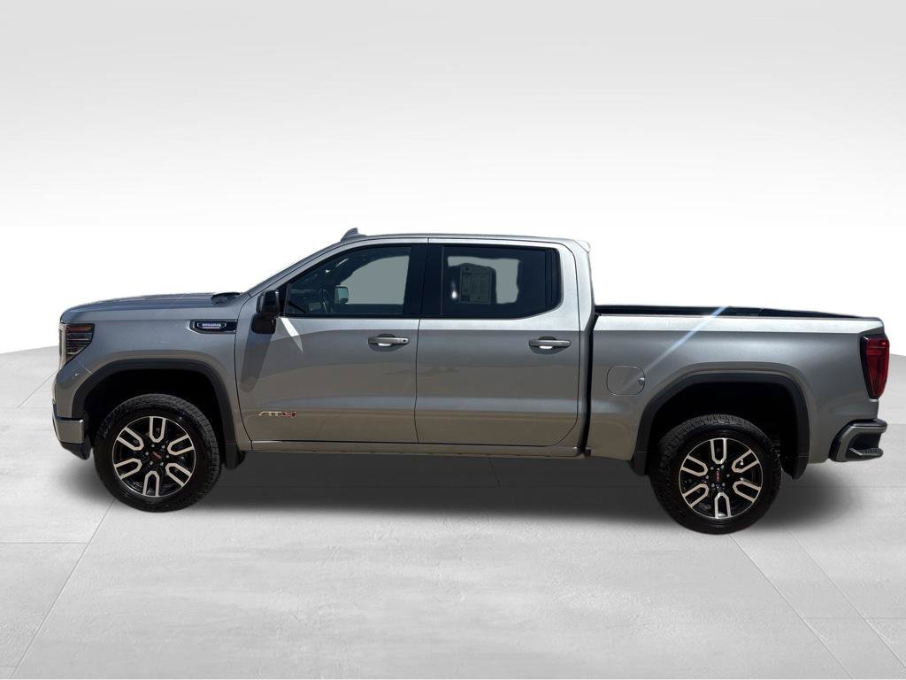Used 2025 GMC Sierra 1500 AT4 w/ Technology Package AWD/4WD image 11