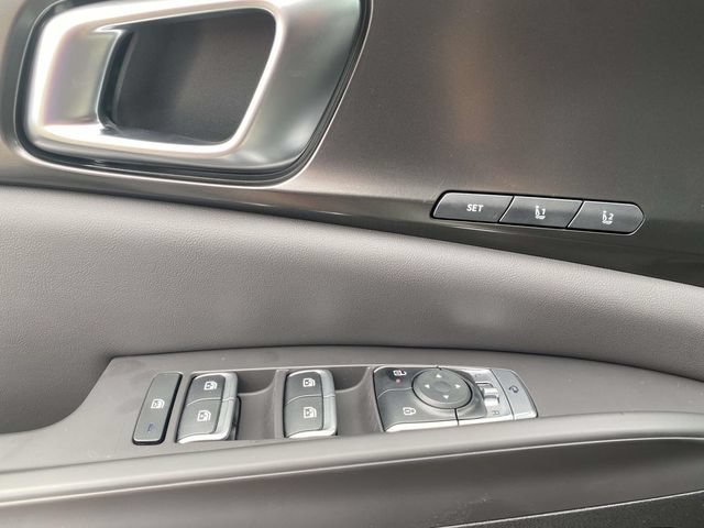 New 2027 Kia Carnival SX FWD image 13