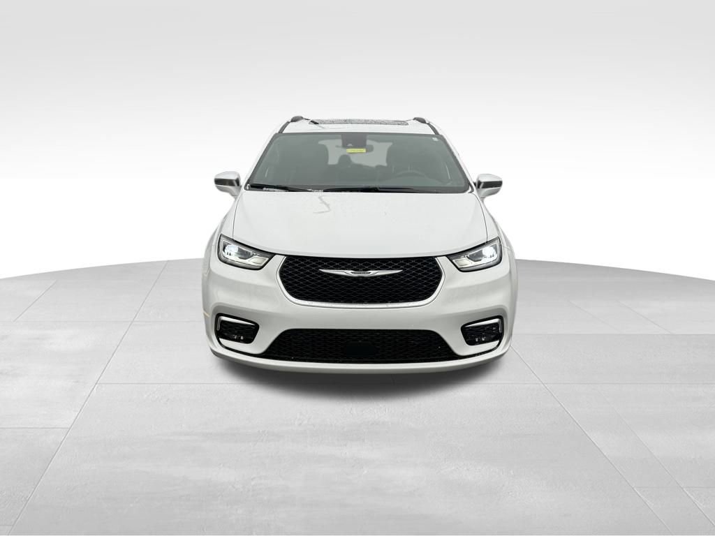 Used 2024 Chrysler Pacifica Pinnacle video 2