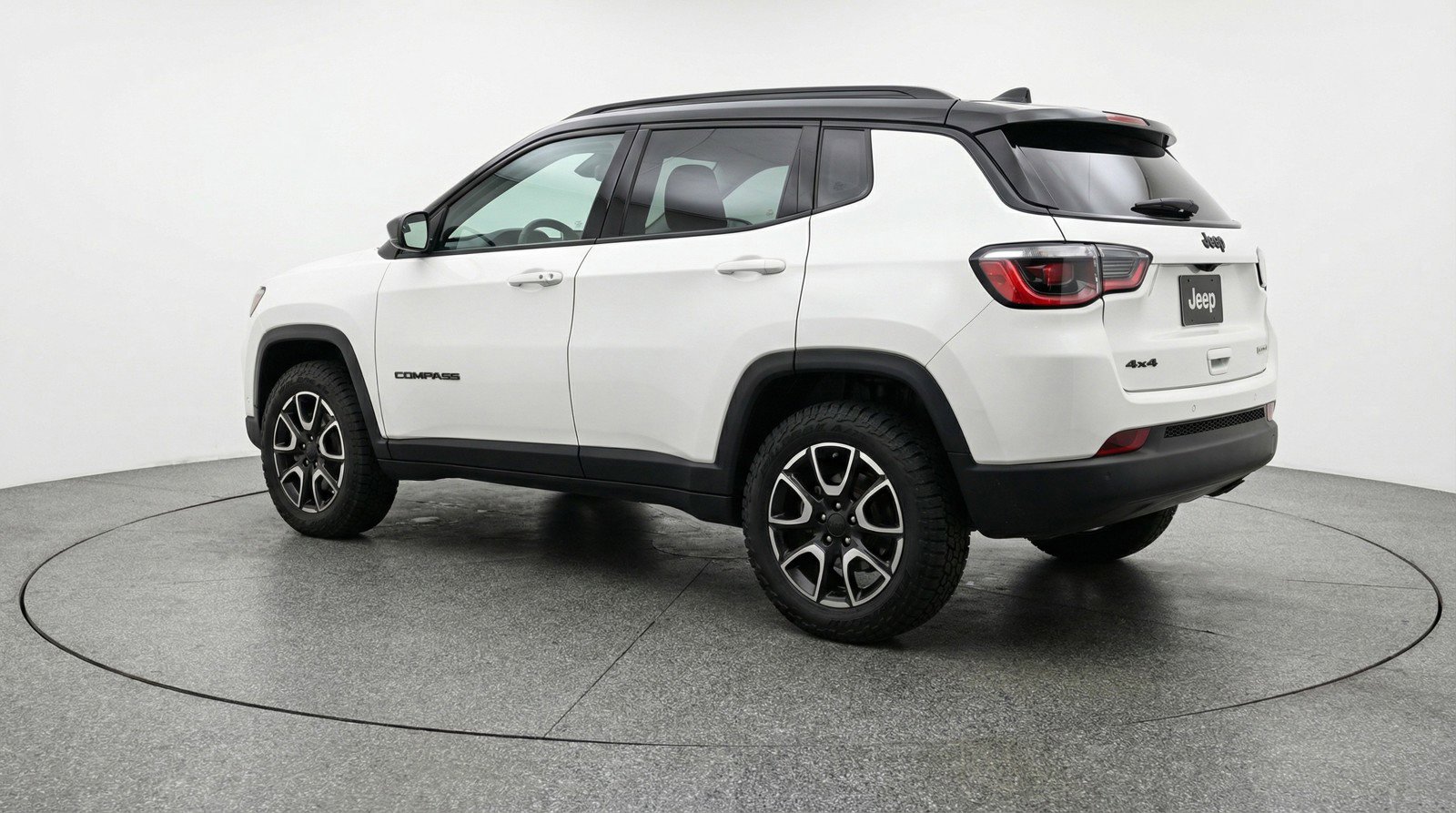 Used 2025 Jeep Compass Trailhawk image 6
