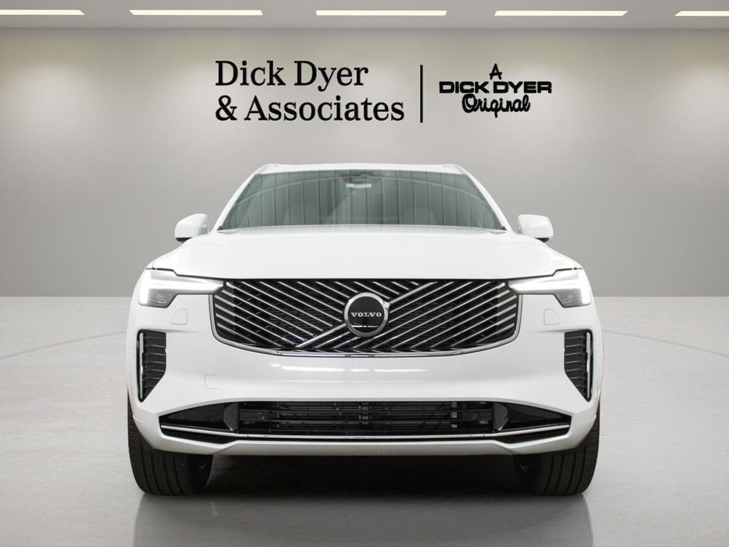 New 2026 Volvo XC90 B5 Core AWD/4WD image 4