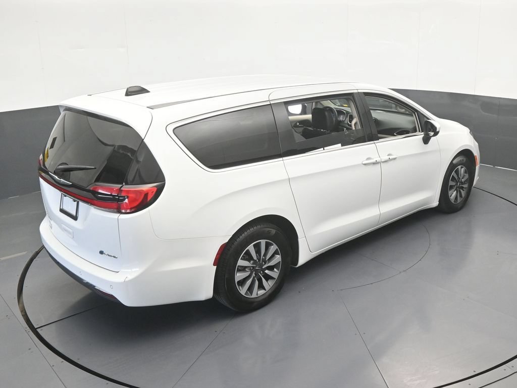 Used 2023 Chrysler Pacifica Touring-L FWD image 52