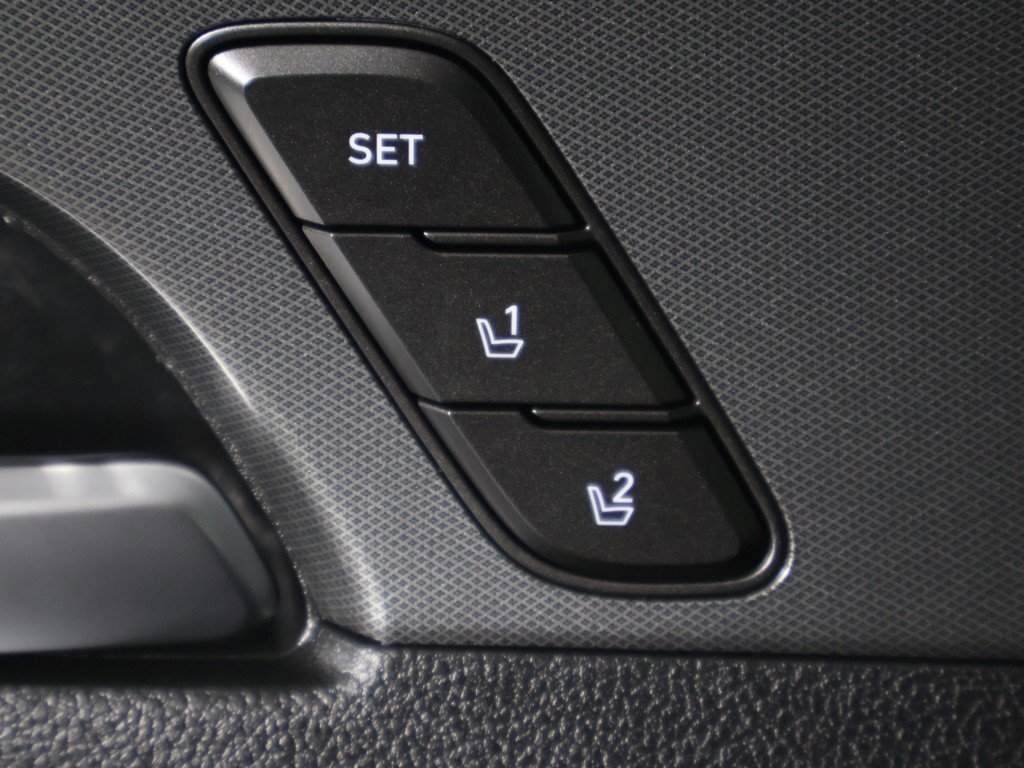 Used 2023 Hyundai Santa Fe Calligraphy image 42