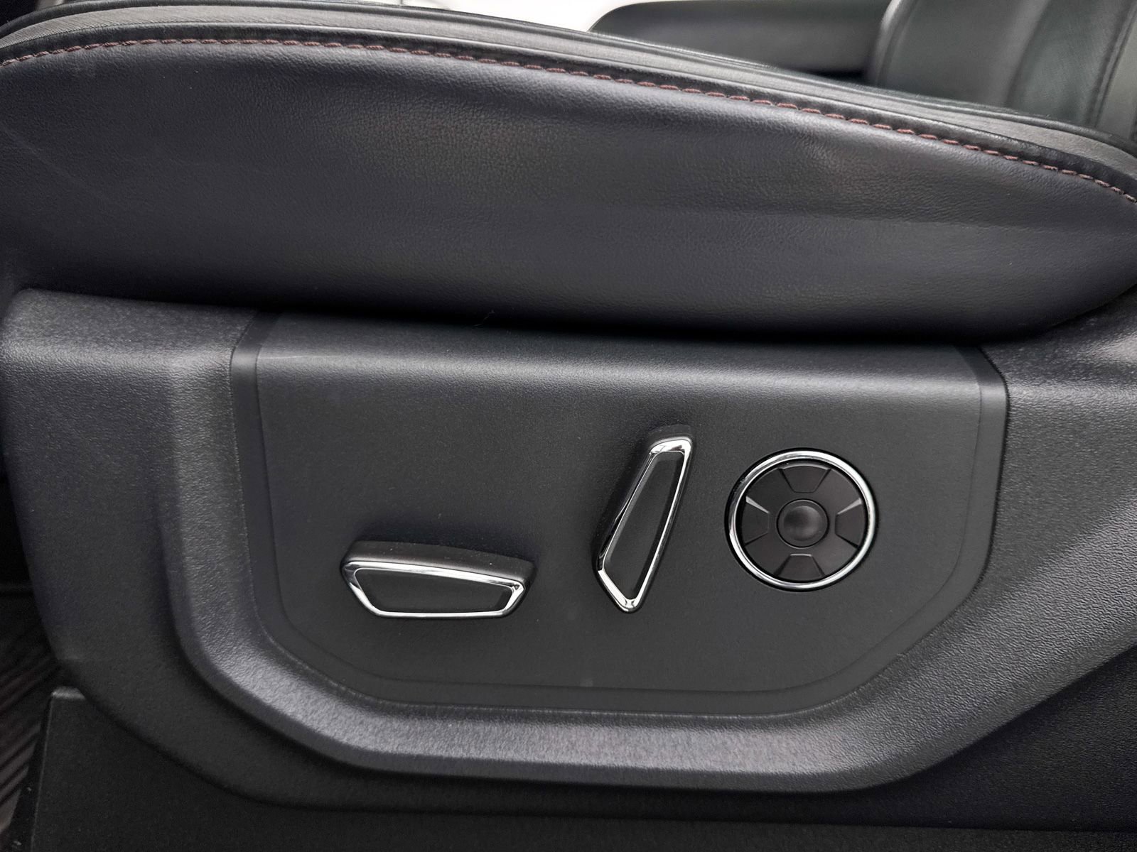 Used 2022 Ford F350 Platinum image 27