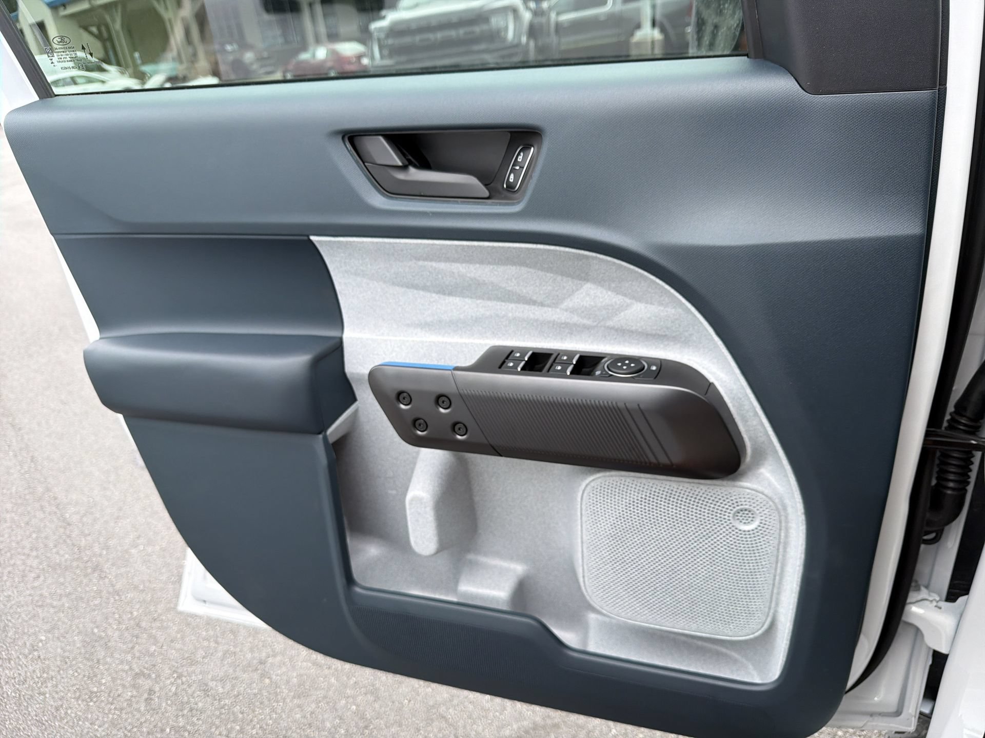 New 2026 Ford Maverick XLT w/ XLT Luxury Package FWD image 19