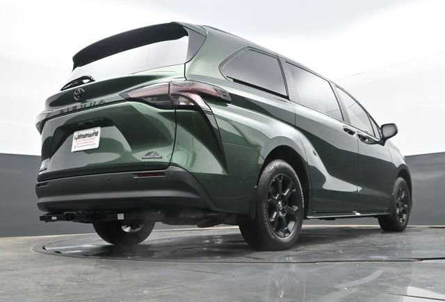 Used 2026 Toyota Sienna XLE Woodland Edition AWD/4WD image 27
