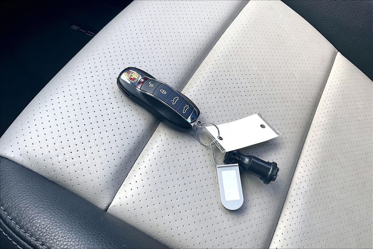 Used 2019 Porsche 718 Cayman RWD image 14